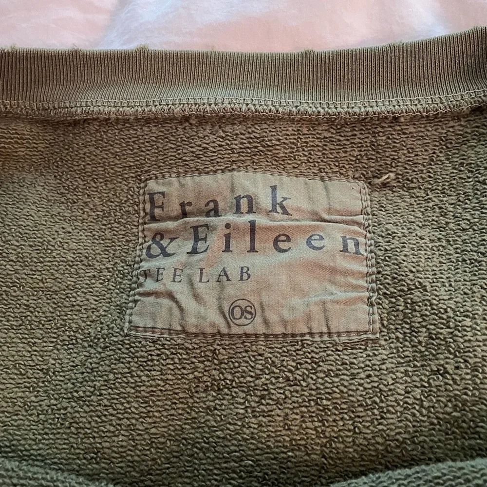 Frank & Eileen Olive Caplet in Caper, O/S - Picture 8 of 13